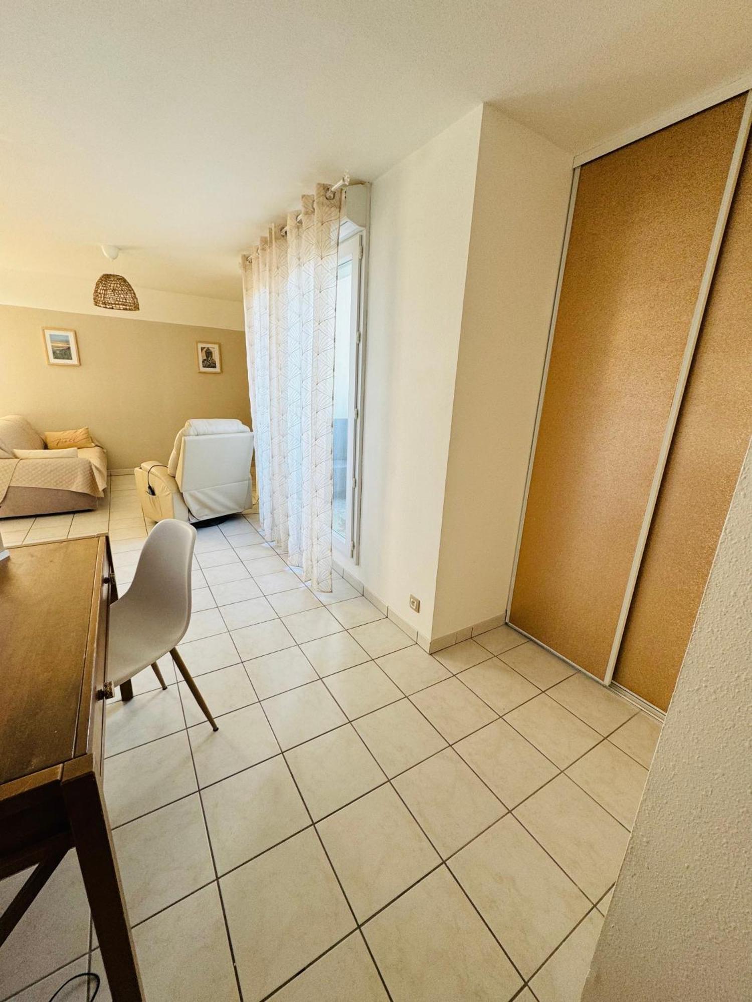 Apartment Le Paillette T2 400 M De La